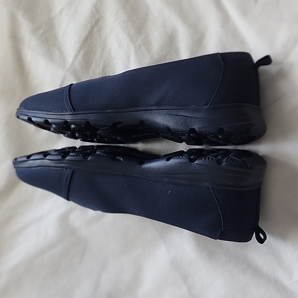 Land's End Slip on size 11D - Picture 4 of 6